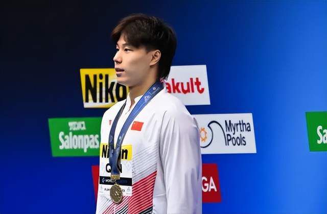 想要从那不勒斯带走奥斯梅恩会非常棘手，而布伦特福德也不愿让伊万-托尼在赛季中期离队。